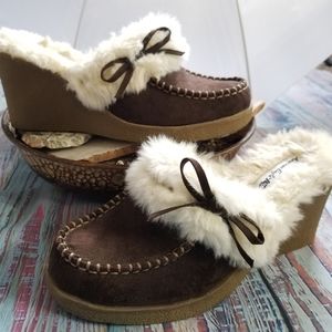 American Eagle Wedges